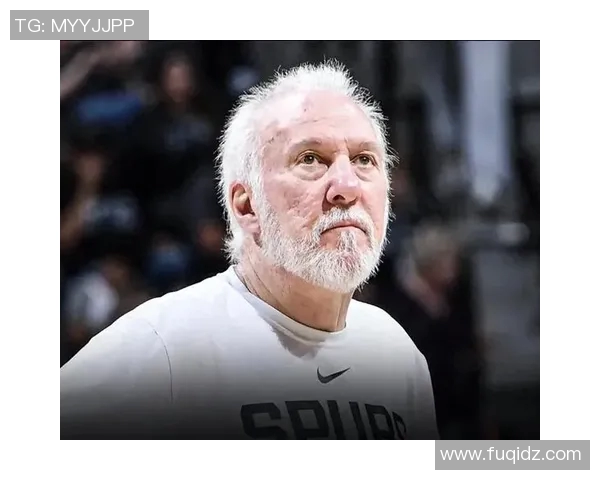 马刺主帅波波维奇被曝在比赛中剪指甲，引发球迷热议：细节中见真章